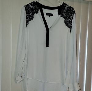 Karen Kane White Blouse with Black Lace Size Small
